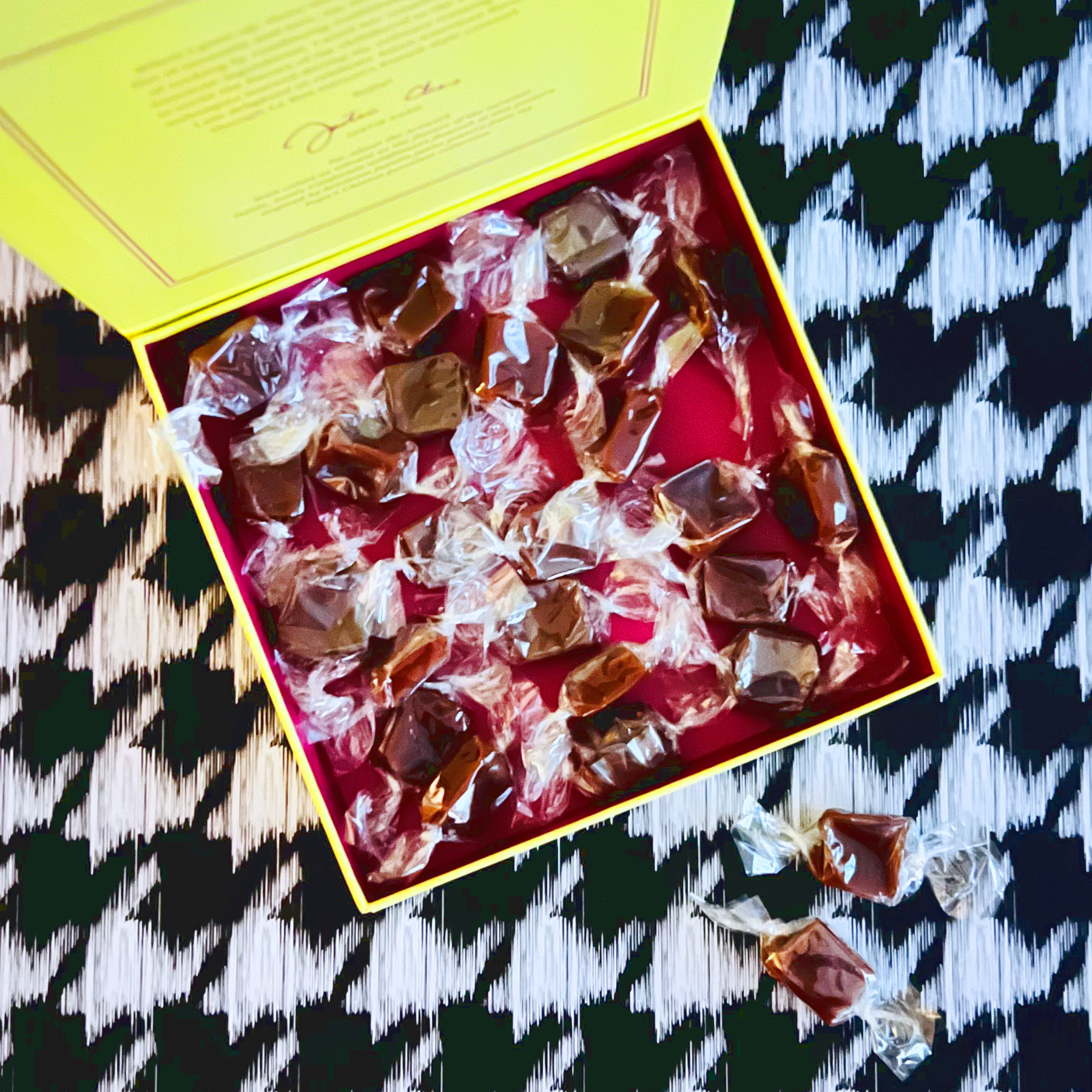 P.O.G. CARAMELS GIFT BOX